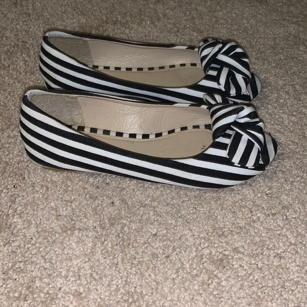 Girls striped open toe flats